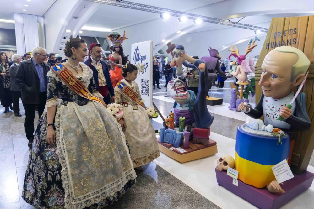 Las Fallas de Valencia, Фальяс, фестиваль огня в Валенсии, фестиваль фигур из папье-маше в Валенсии, фестиваль Фальяс, Лас Фальяс, фестиваль вогню у Валенсії, фестиваль фігур із пап'є-маше у Валенсії, фестиваль Фальяс, Лас Фальяс, Fallas, the fire festival in Valencia, Valencia paper mache festival, the Fallas festival, Las Fallas, Exposición del Ninot