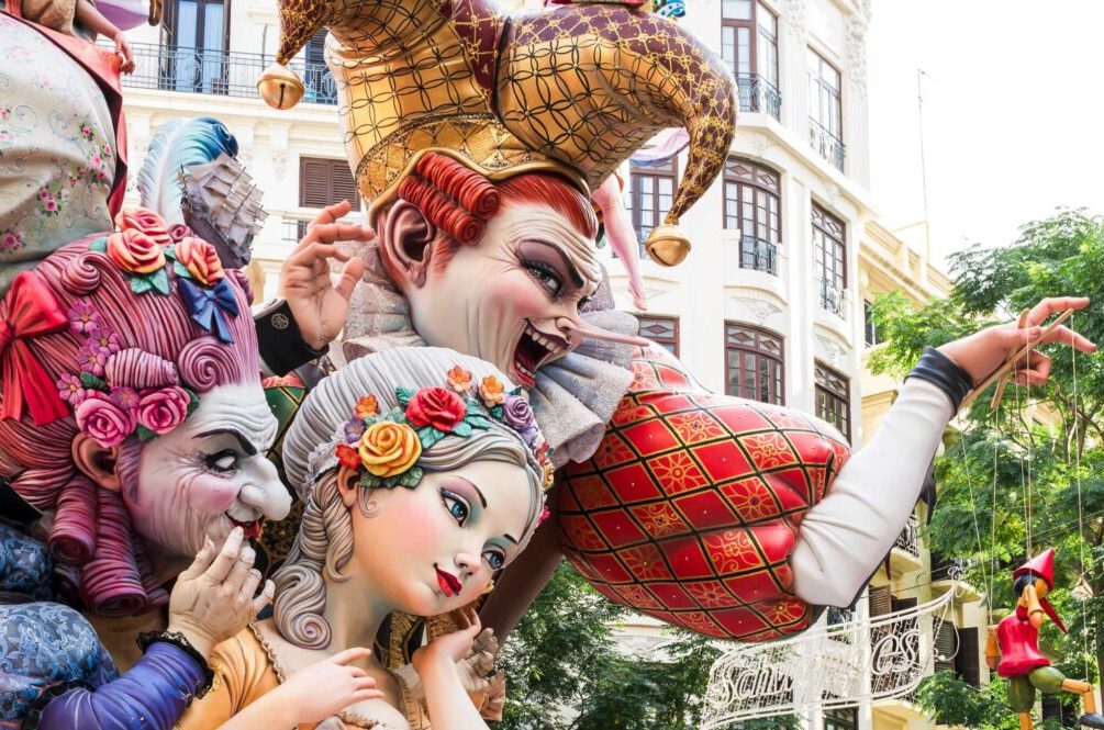 Las Fallas de Valencia, Фальяс, фестиваль огня в Валенсии, фестиваль фигур из папье-маше в Валенсии, фестиваль Фальяс, Лас Фальяс, фестиваль вогню у Валенсії, фестиваль фігур із пап'є-маше у Валенсії, фестиваль Фальяс, Лас Фальяс, Fallas, the fire festival in Valencia, Valencia paper mache festival, the Fallas festival, Las Fallas, where to stay Las Fallas, где остановиться во время праздника Лас Фальяс, де зупинитися під час свята Лас Фальяс