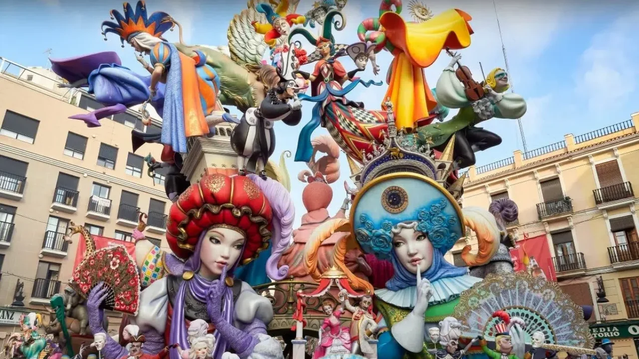 Las Fallas de Valencia — самый зрелищный фестиваль Испании