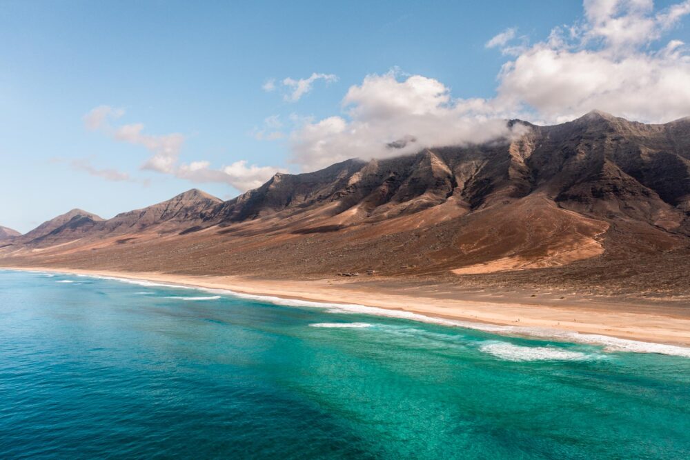 Playa de Cofete, Лучшие пляжи Испании, лучшие пляжи Испании с белым песком, лучшие пляжи Испании для отдыха с детьми, лучшие пляжи в Испании недалеко от Барселоны, Где лучше всего отдыхать в Испании на море, лучшие пляжи в Испании на материке, лучшие пляжи в Испании для пары, лучшие пляжи в Испании для семей, Найкращі пляжі Іспанії, найкращі пляжі Іспанії з білим піском, найкращі пляжі Іспанії для відпочинку з дітьми, найкращі пляжі в Іспанії недалеко від Барселони, Де найкраще відпочивати в Іспанії на морі, найкращі пляжі в Іспанії на материку, найкращі пляжі в Іспанії для пари, найкращі пляжі в Іспанії для сімей, Best beaches in Spain, best white sand beaches in Spain, best beaches in Spain for holidays with kids, best beaches in Spain near Barcelona, Where is the best seaside holiday in Spain, best beaches in Spain on the mainland, best beaches in Spain for couples, best beaches in Spain for families, Las mejores playas de España, las mejores playas de arena blanca de España, las mejores playas de España para vacaciones con niños, las mejores playas de España cerca de Barcelona, Dónde están las mejores vacaciones junto al mar en España, las mejores playas de España en la península, las mejores playas de España para parejas, las mejores playas de España para familias, laya de Cofete