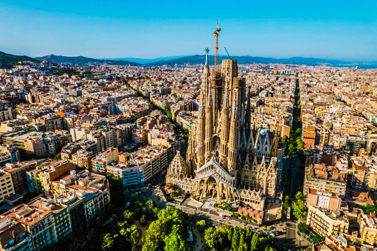 Sagrada Familia Basilica Barcelona, храм Святого Семейства Барселона, храм Святого Сімейства Барселона, Саграда Фамилия. Саграда Фамілія, Templo Expiatorio de la Sagrada Familia, Temple expiatori de la Sagrada Família, Sagrada Familia w Barcelonie