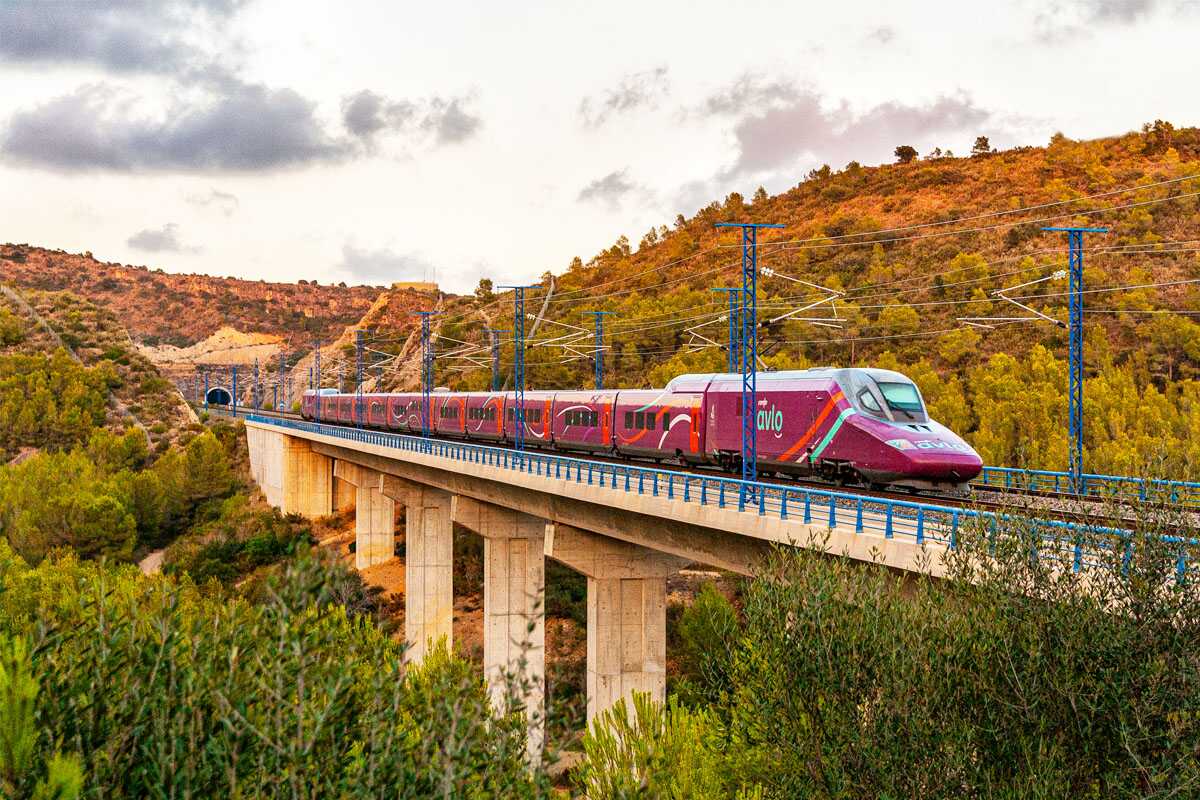 поезда Avlo в Галисии, поїзди Avlo у Галісії, Avlo trains in Galicia, trenes Avlo en Galicia, trains Avlo en Galice, pociągi Avlo w Galicji