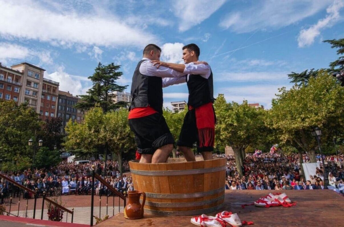 Fiestas de la Vendimia Riojana, Fiestas de San Mateo, Фестиваль урожая винограда в Риохе, Фестиваль Сан-Матео, Фестиваль сбора винограда в Риохе, Fiesta de la Vendimia Logroño, Rioja Wine Harvest Festival, Dożynki winiarskie w La Rioja, Fêtes des vendanges de La Rioja, Festiwal Winobrania w Rioja