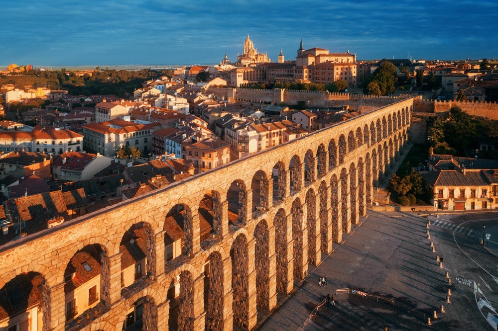 Акведук у Сеговії. Акведук в Сеговии, Aqueduct of Segovia, Acueducto de Segovia, Aqueduc de Ségovie, Akwedukt w Segowii