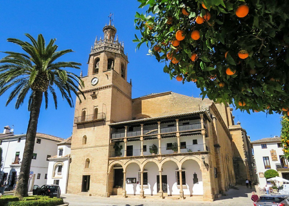 Церковь Святой Марии ла Майор. Iglesia de Santa María la Mayor. Церква Святої Марії ла Майор.