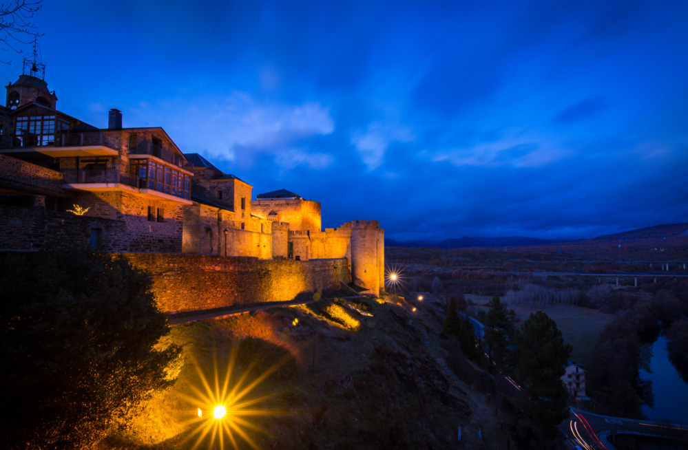 Castillo de los Condes de Benavente, Castillo de Puebla de Sanabria, Puebla de Sanabria Castle, Castle of the Counts of Benavente, Замок Пуебла-де-Санабрія, замок графов Бенавенте, замок графів Бенавенте, Замок Пуебла-де-Санабрия,