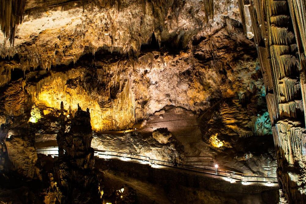 пещеры Нерхи, Печери Нерхи, Nerja Caves, Cuevas de Nerja, Grottes de Nerja, Höhlen von Nerja, Jaskinie w Nerja.