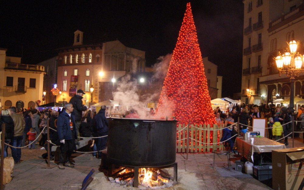 Feria de Navidad de Caldes de Montbui, Mercado de Navidad en Caldes de Montbui, Рождественская ярмарка в Кальдес-де-Монтбуи, Різдвяний ярмарок у Кальдес-де-Монтбуї, Christmas Market in Caldes de Montbui, Marché de Noël à Caldes de Montbui, Jarmark Bożonarodzeniowy w Caldes de Montbui, Weihnachtsmarkt in Caldes de Montbui.